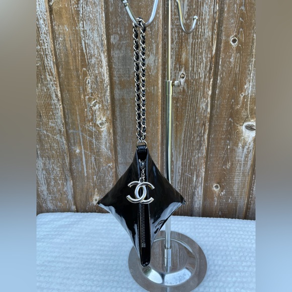 Chanel pyramid purse - Picture 6 of 16